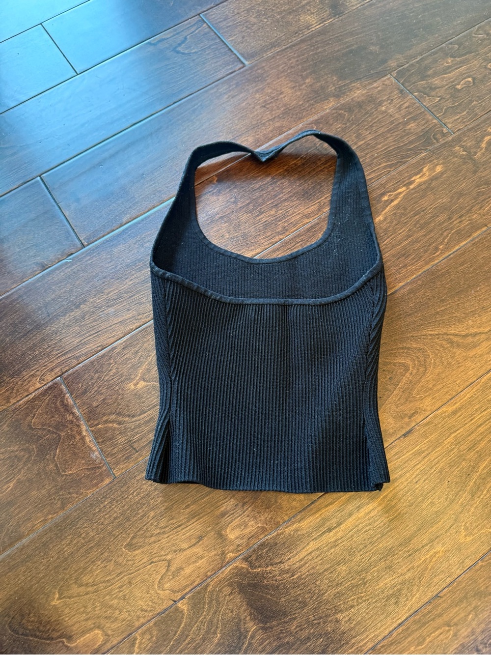 Halter neck top - Picture 2 of 2